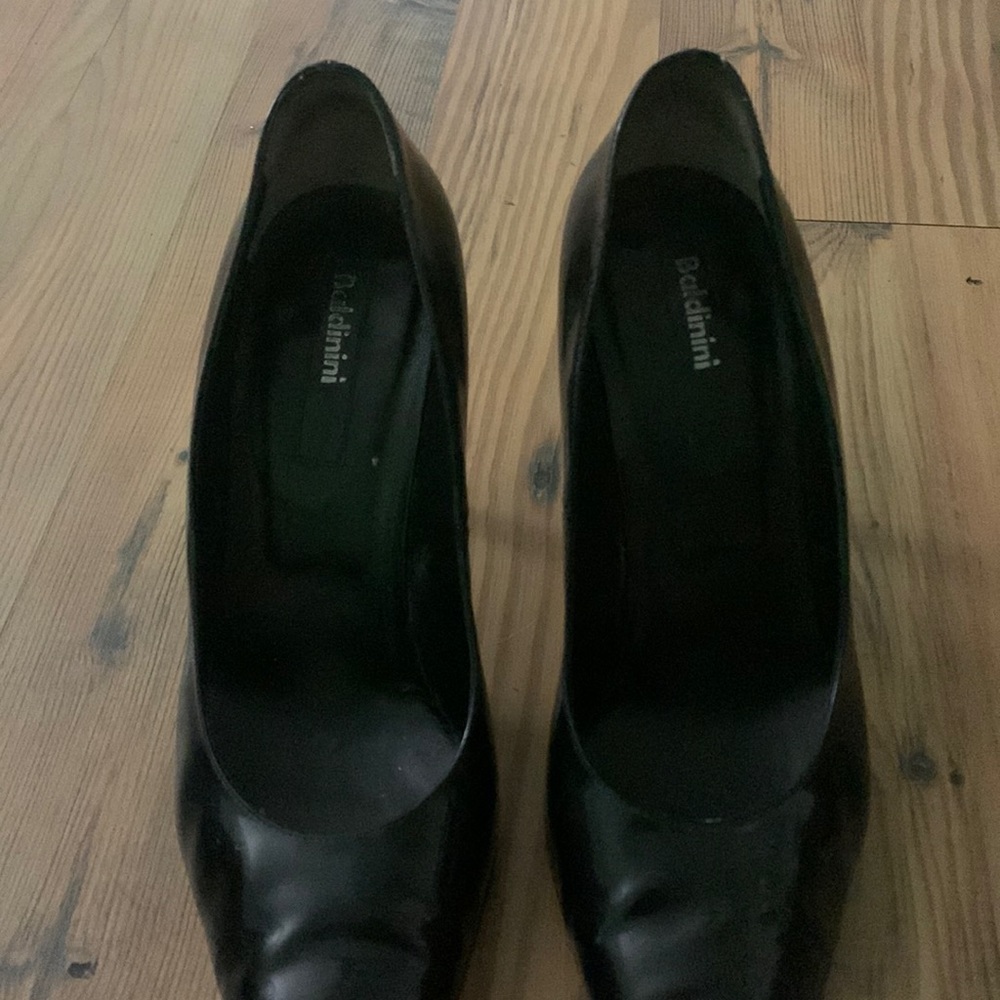 Italian classic black heels
